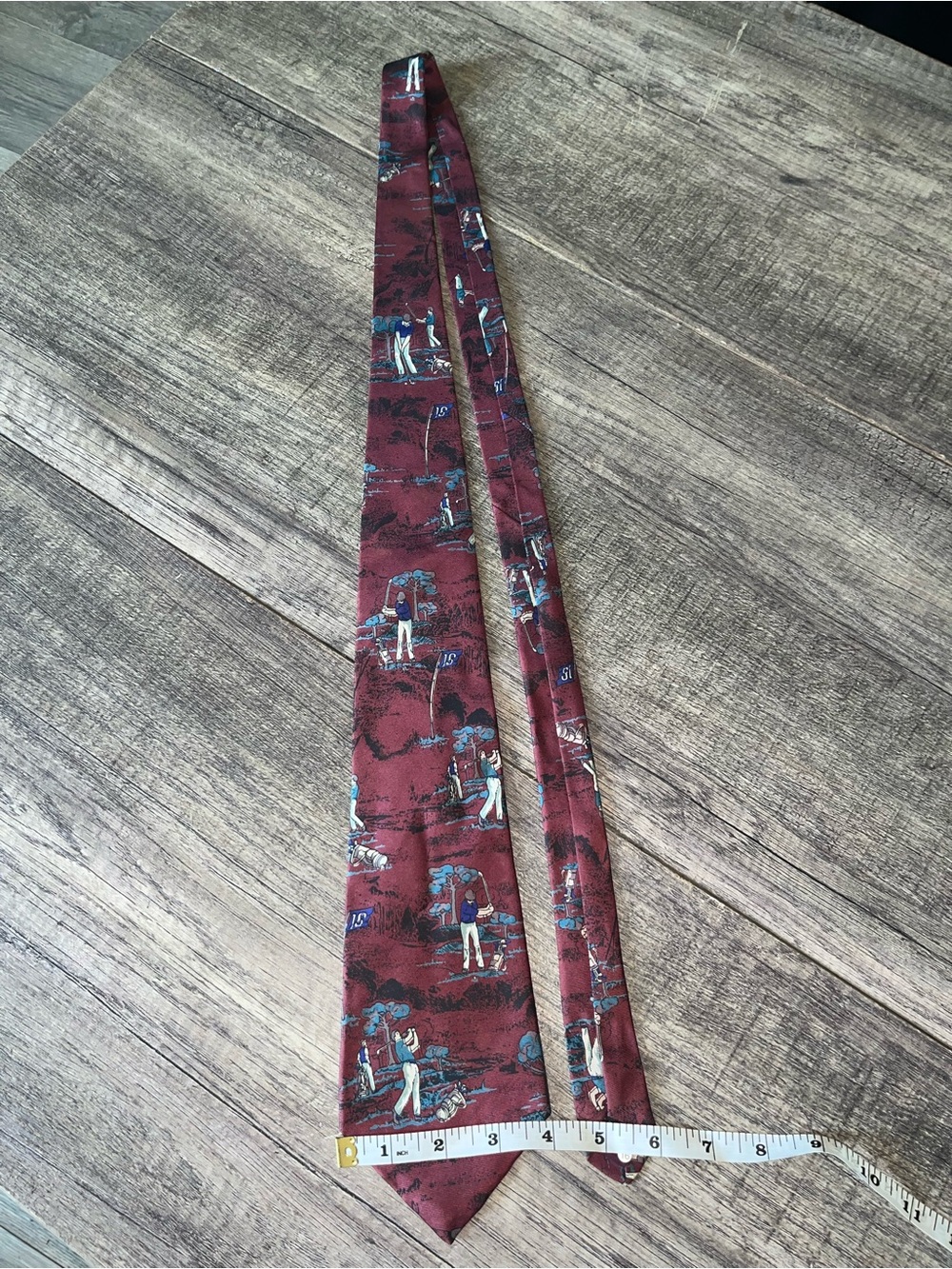 Men's Burgundy Golf-Scene Tie - Classic Novelty Design